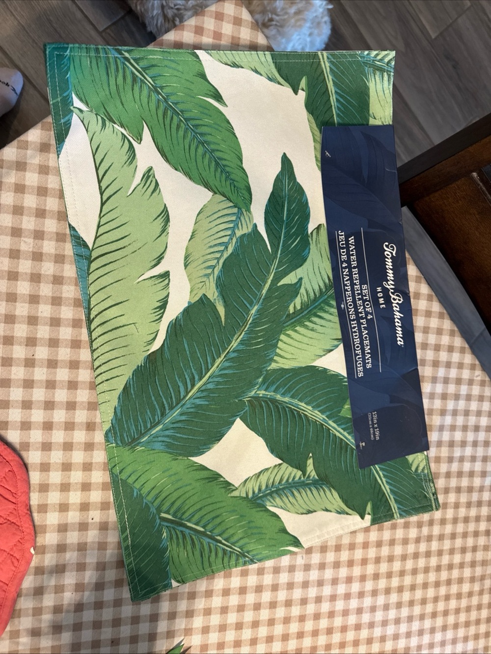 Tommy Bahama Tropical Leaf Placemat in Green and Cream